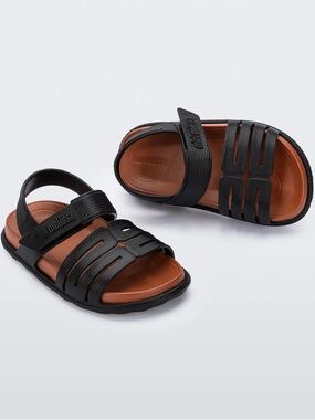 Mini Melissa Toddler Girls’ Black/Brown Kaiteki Velcro Sandals—10T